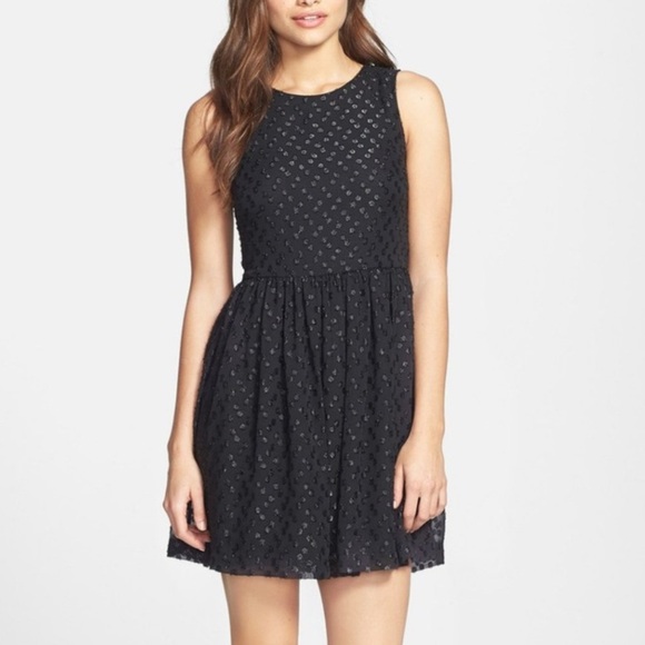 Xhilaration Dresses & Skirts - Xhilaration Black Textured Mini Dress